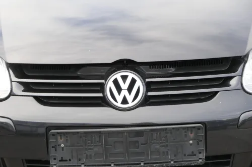 VW Golf 5 1K Grill Kühlergrill VW Zeichen Logo schwarz LC9Z blackmagic