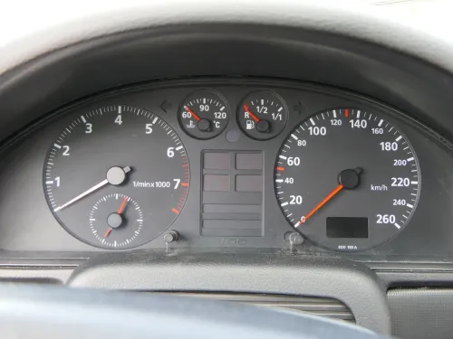 A4 B5 Tacho Tachometer 8D0919033C Benziner 1,6 1,8 bis ca. 1997 237.000km VDO (173469)