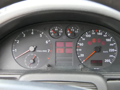 A4 B5 Tacho Tachometer 8D0919033C Benziner 1,6 1,8 bis ca. 1997 237.000km VDO (173469)