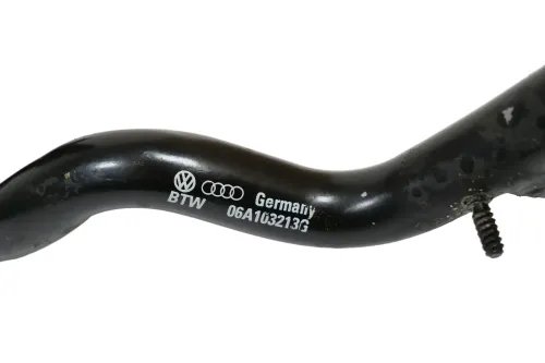 VW Golf 4 Audi TT 8N Entlüftungsrohr Schlauch Rohr Luftschlauch AGU 06A103213M (202168)
