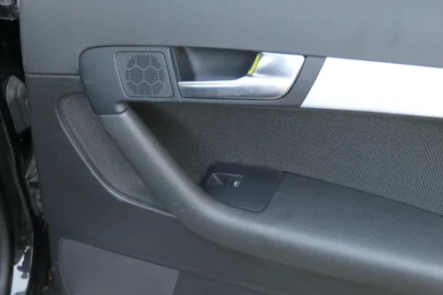 1x Audi A3 8P Türverkleidung Verkleidung Tür hinten rechts 4/5-Türer schwarz (202181)