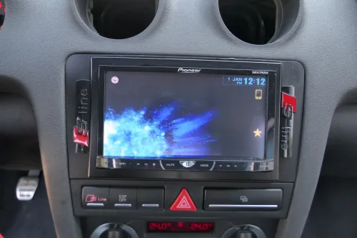 Audi A3 8P Radio Doppel 2 Din Pioneer Mixtrax AVH-X5500BT Bluetooth (202195)
