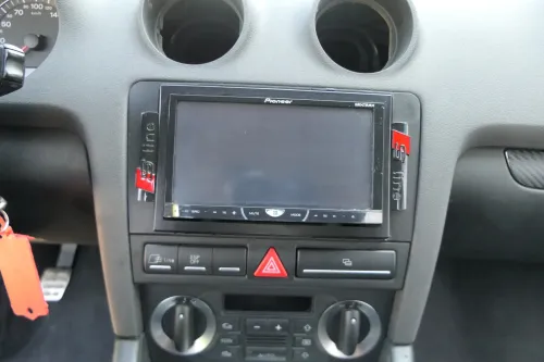 Audi A3 8P Radio Doppel 2 Din Pioneer Mixtrax AVH-X5500BT Bluetooth