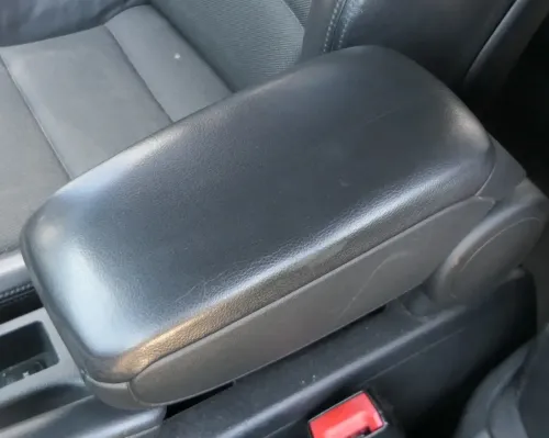 Audi A3 8P Mittelarmlehne Armlehne Fach original Leder - Griff defekt (202199)