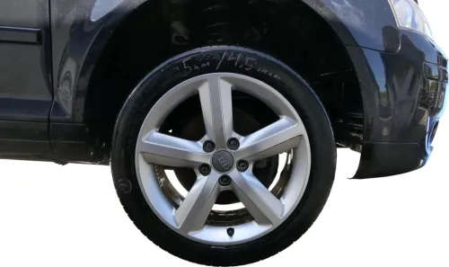 A3 8P Alufelgen S-line Felgen 8P0601025AL Reifen 245/45 R17 Y Felge 5-7mm Sommer (202237)