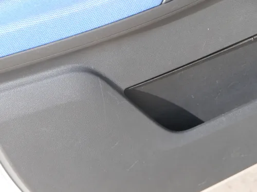 1x Skoda Fabia 5J Türverkleidung Verkleidung Tür vorne links Griff Öffner blau (202347)