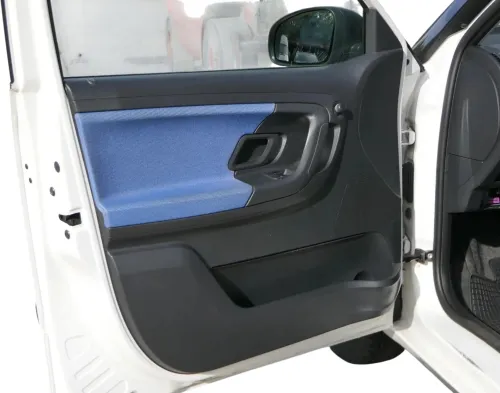 1x Skoda Fabia 5J Türverkleidung Verkleidung Tür vorne links Griff Öffner blau