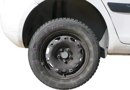 4x VW Polo 9N Felgen Reifen 175/70 R14 84T Winterreifen 5jx14H2 ET35 ca. 5-7mm