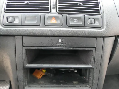 VW Golf 4 Bora Becherhalter Getränkehalter Dosenhalter Halter Getränke Dosen (202388)
