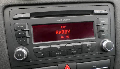 Audi A3 8P Radio CD Player Original 8P0057152C 8P0035152C m. Code - Chorus (108072)
