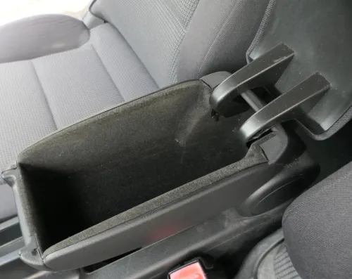 Audi A3 8P Mittelarmlehne Armlehne Fach original Lehne (202428)