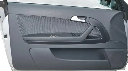 1x Audi A3 8P Türverkleidung Verkleidung Tür vorne links schwarz 2/3-Türer Griff