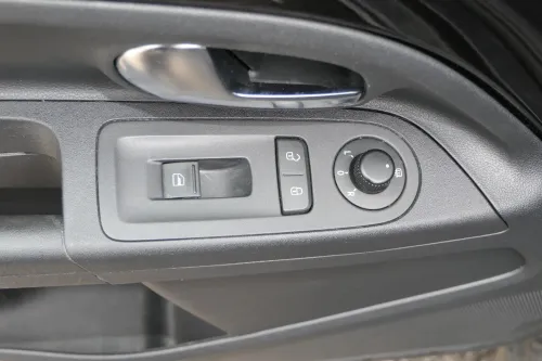 VW Up Mii ektrischer Fensterheber Schalter vorne links Spiegelschalter Spiegel (202564)