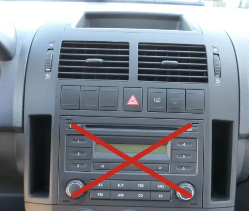 VW Polo 9N Mittelkonsole Verkleidung um Radio schwarz 6Q0858069AD /T (202673)