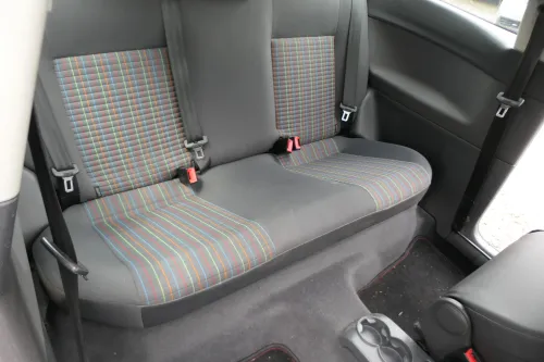VW Polo 9N 9N3 Sitz Rückbank Sitzfläche Sitze 3 Punkt Gurt hinten mit Kopfstütze (202675)
