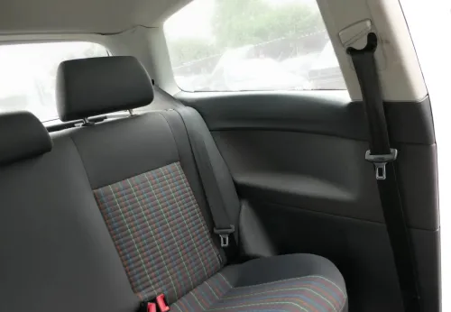 VW Polo 9N 9N3 Sitz Rückbank Sitzfläche Sitze 3 Punkt Gurt hinten mit Kopfstütze (202675)
